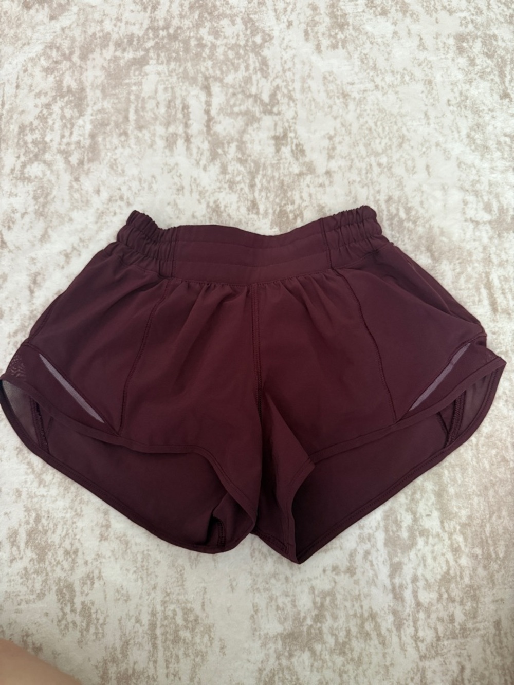 Lululemon Hotty Hot Shorts Maroon Size 2 Low Rise 2.5”